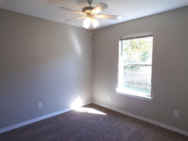 Building Photo - 10608 Wilderness Ln