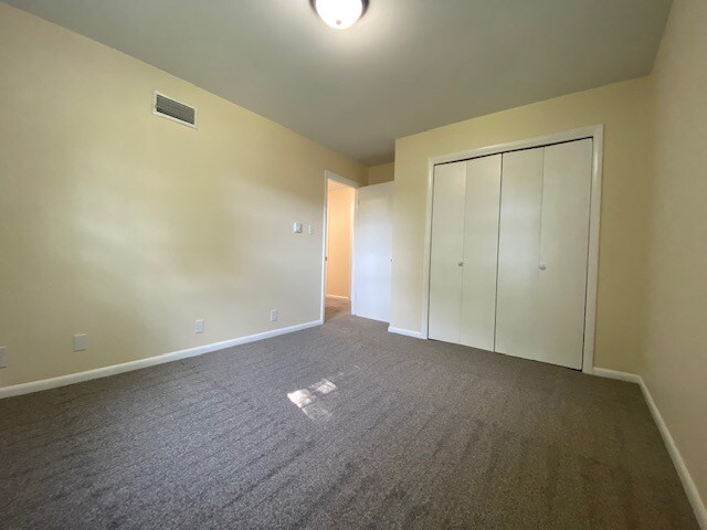 Building Photo - 220 Garland Dr