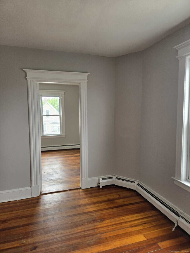 Building Photo - 66 Standish St