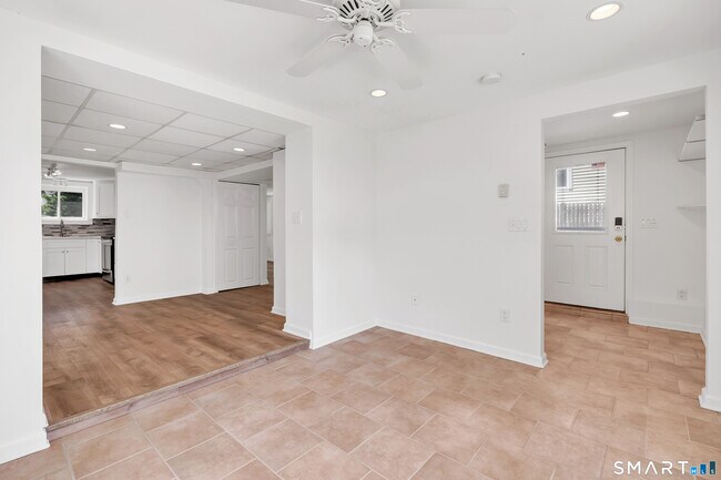 Building Photo - 41 Frisbie St