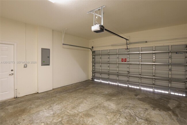 Building Photo - 17120 SW 92nd Ct