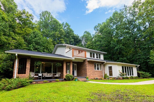 Building Photo - 26 Indian Knob Rd