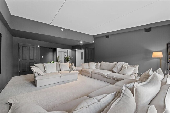 Building Photo - 3824 Gaines Dr