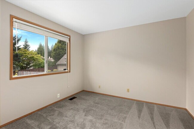 Building Photo - 12706 52nd Pl W