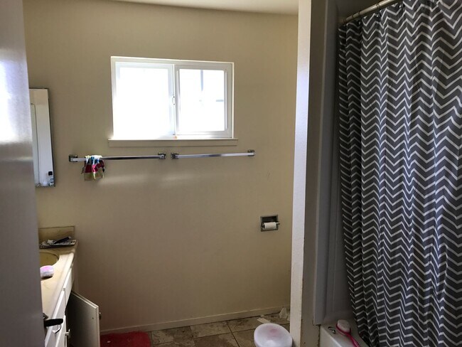 Building Photo - Beautiful 3-Bedroom, 2 bath home!