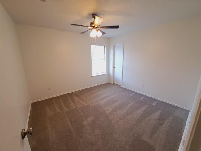 Building Photo - 6703 Hill Oaks Dr