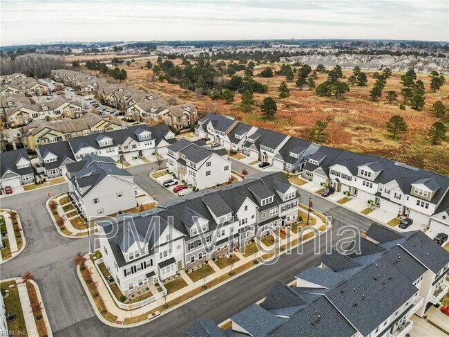 Building Photo - 405 Asuza St