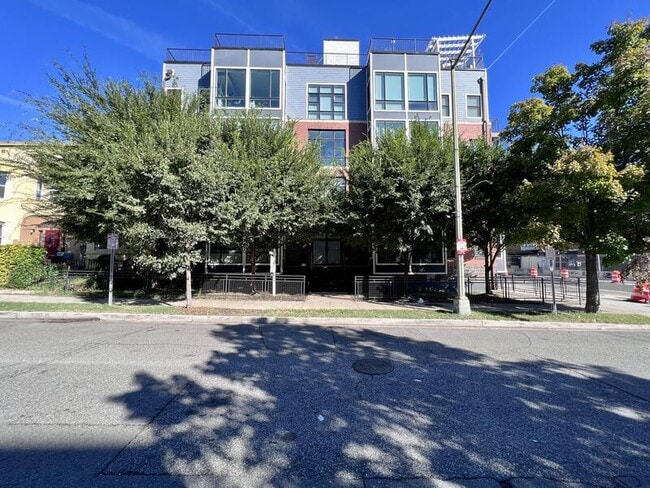 Building Photo - 340 Adams St NE