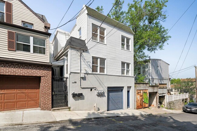 Building Photo - 156 Summit Pl