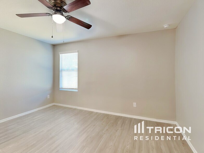 Building Photo - 10247 Devon Wheel St