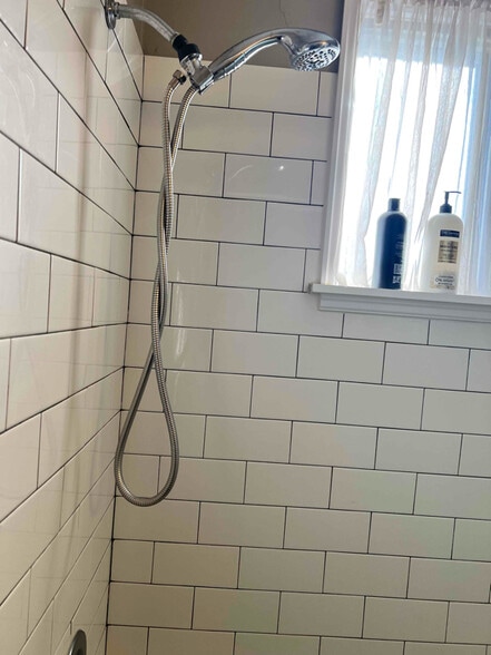 Building Photo - 340 Ellis Ave