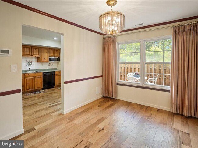 Building Photo - 18 Pond View Dr