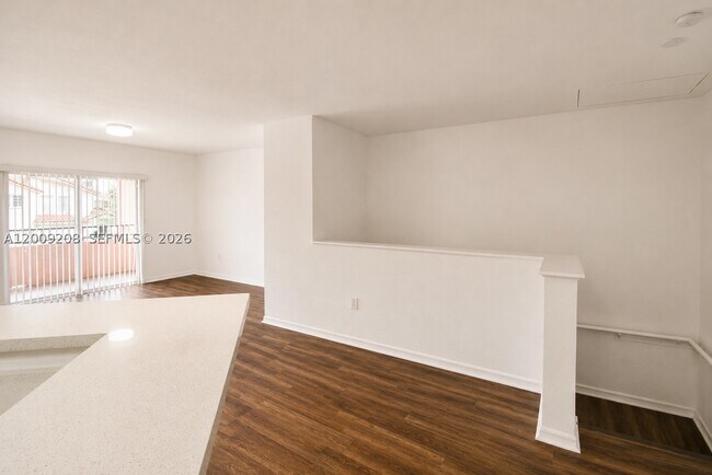 Building Photo - 1002 Belmont Ln