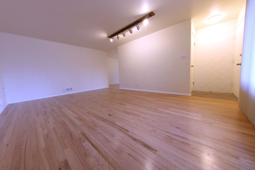 Large upstairs living room - 3249 Salem St