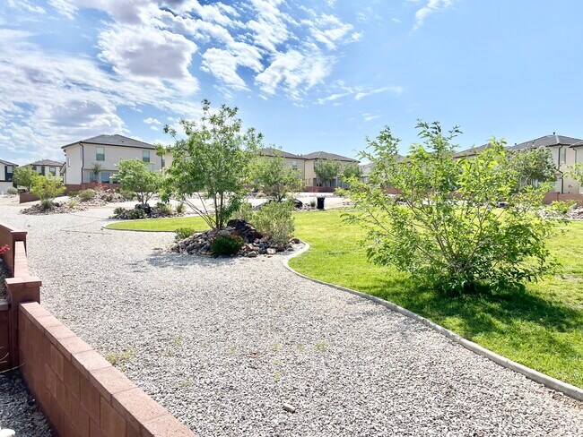 Building Photo - 3172 E Sky Rim Wy