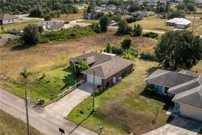 Building Photo - 2613 39th St SW