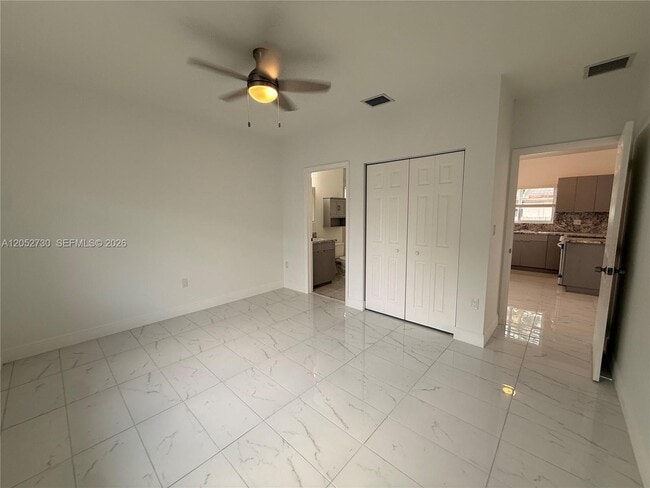 Building Photo - 3027 NW 23rd Ave