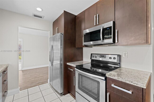 Building Photo - 3165 NW 116th Ave
