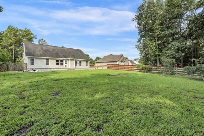 Building Photo - 244 Blue Creek Farms Drive