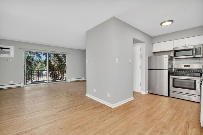 Building Photo - 913 Plainfield Rd