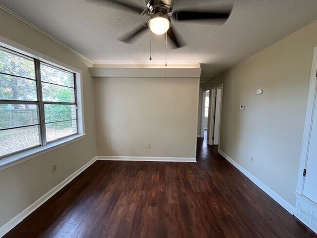 Building Photo - Renovated 3 Bedroom 1 Bath Home for Rent!!