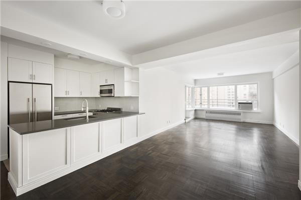Building Photo - 35 East 35th Street