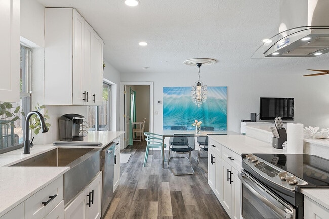 Building Photo - 3221 Spanish River Dr