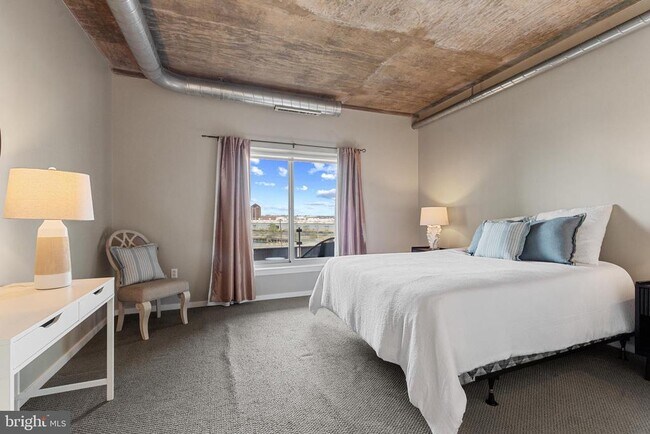 Building Photo - 1200 Steuart St