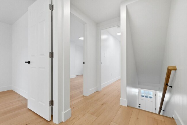 Building Photo - Brand New 3 bed, 2 bath Remodel located in the South Side Flats