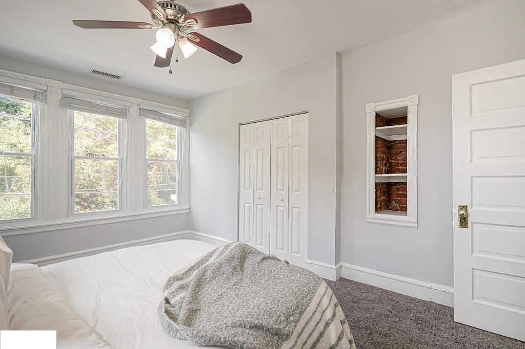 Building Photo - 217 Shurs Ln