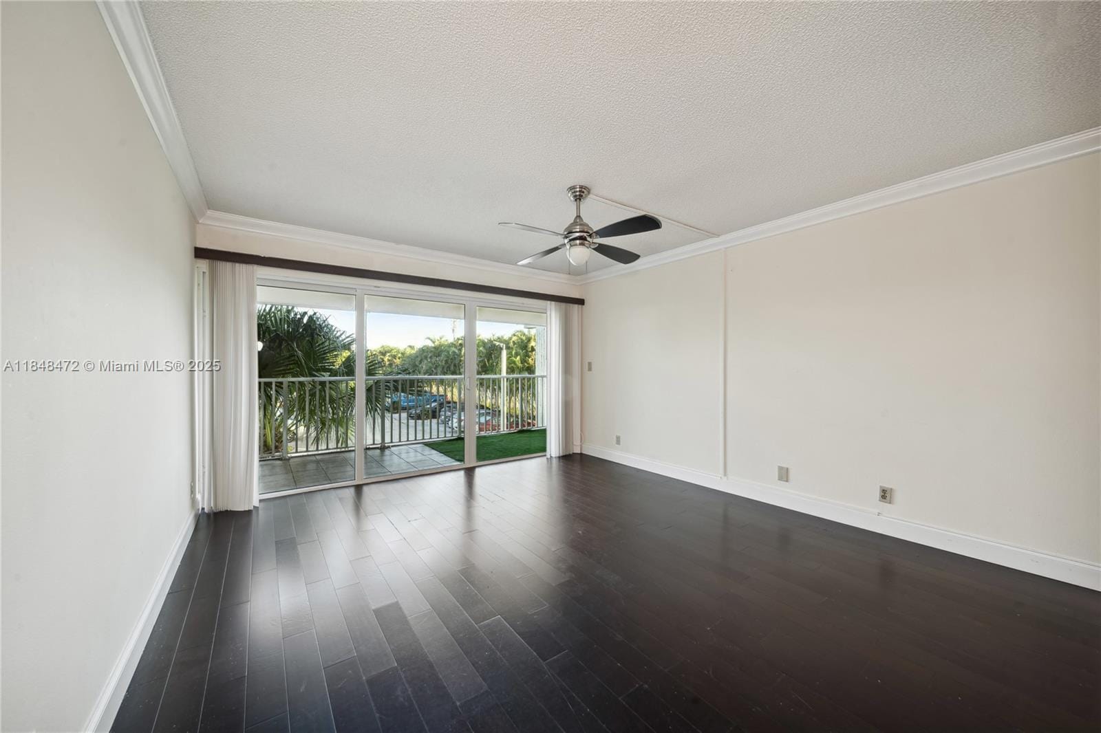 Building Photo - 100 Lakeview Dr