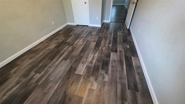 Building Photo - 5605 Clyde Ln