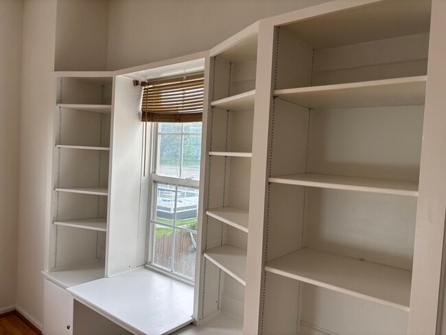 Building Photo - 2437 Annie Cir