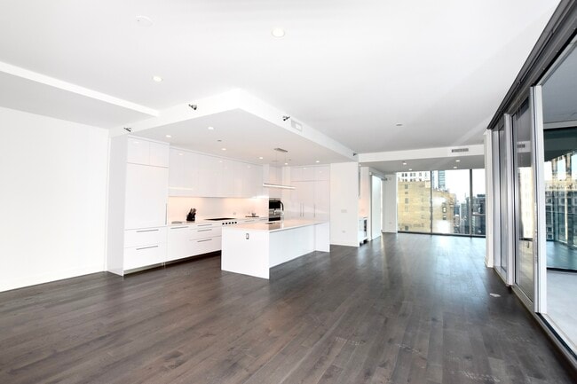 Building Photo - 60 E Randolph St