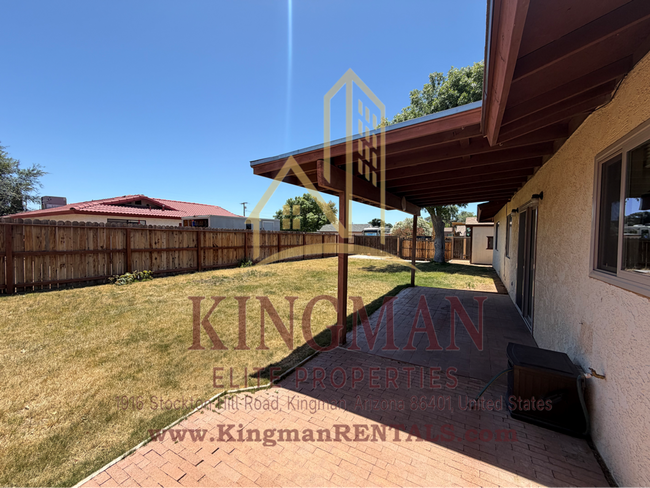 Building Photo - 3 Bedroom / 2 Bath Home with Courtyard Entry, Fireplace & Spacious Backyard