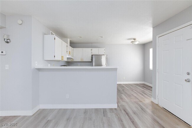 Building Photo - 4170 E Tonopah Ave