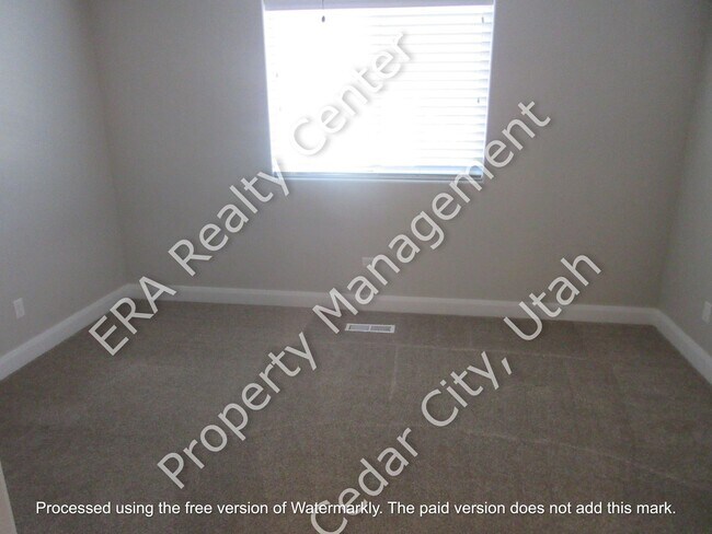 Building Photo - ** Move-in Discount ** 3 bed 2.5 bath - Newer townhome in the heart of Cedar City