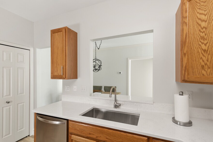 Building Photo - 25820 Maritime Cir N