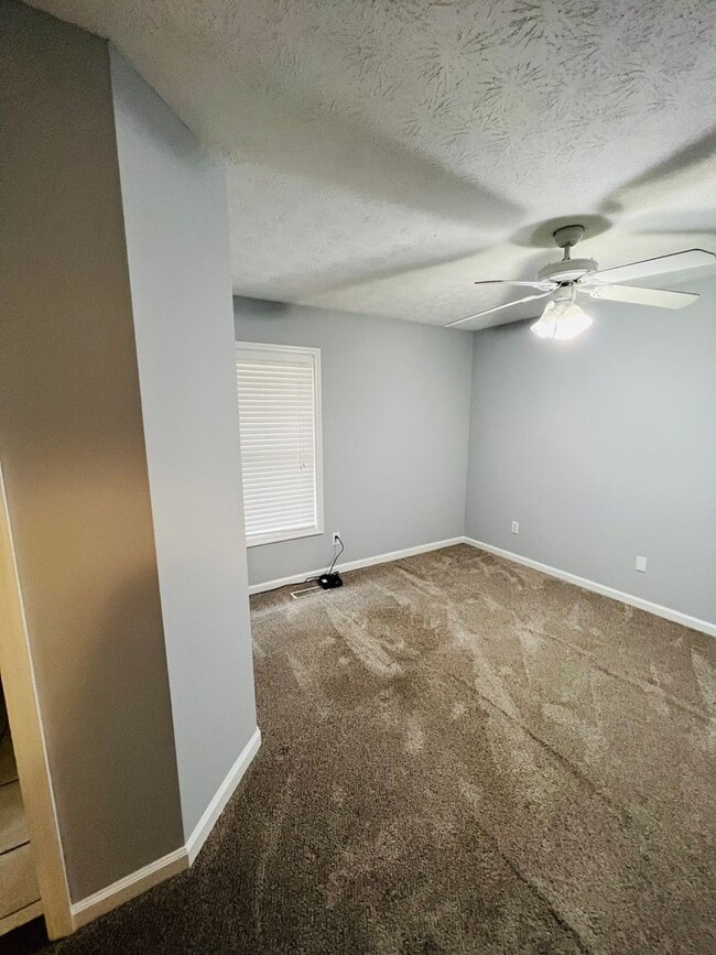 Building Photo - Donahue Crossing Condos, Unit 403