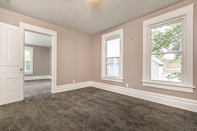 Building Photo - 400 Kaufmann Ave