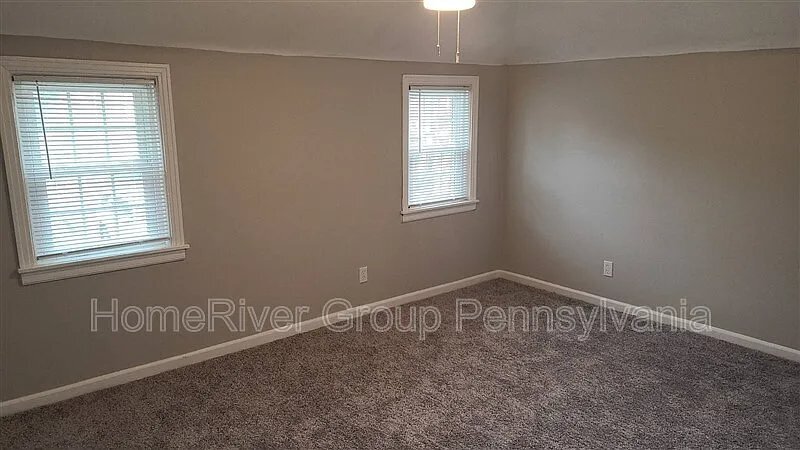 Building Photo - 1255 Shadycrest Dr