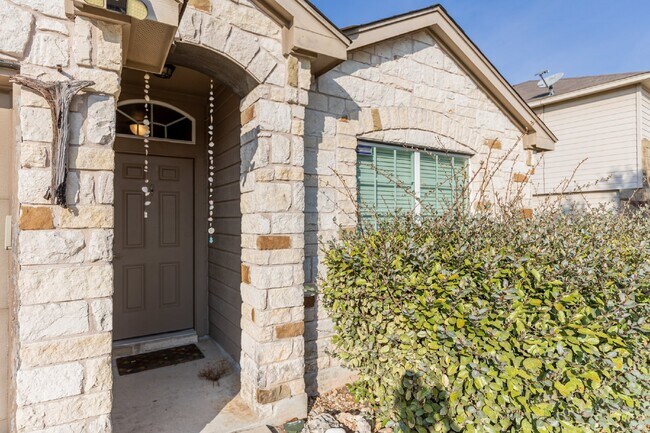 Building Photo - 259 Creekview Way