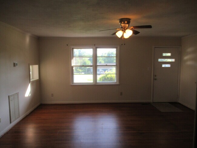Building Photo - For Rent in the North Lincoln School District!