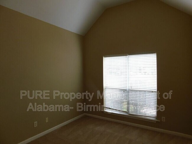 Building Photo - 2755 Southwood Ln