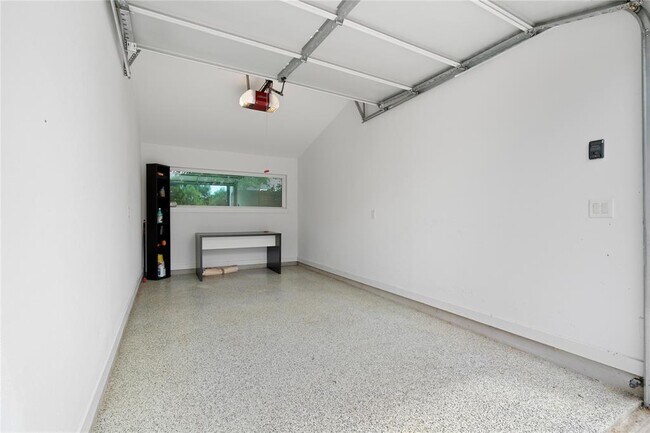 Building Photo - 2500 Southland Dr