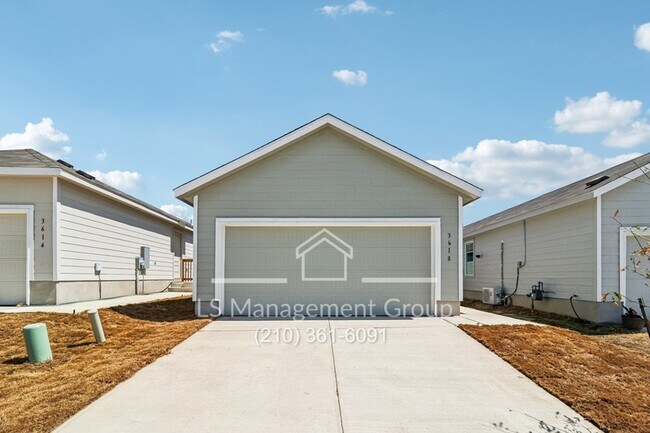 Building Photo - 3618 Amber Glade