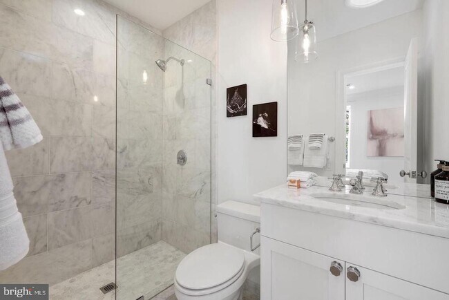 Building Photo - 1421 27th St NW