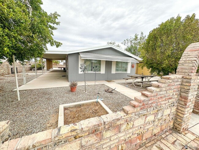 Primary Photo - 13440 E 46th St