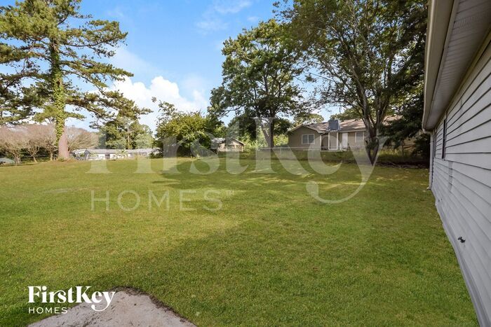 Building Photo - 2281 Briarwood Cir SW