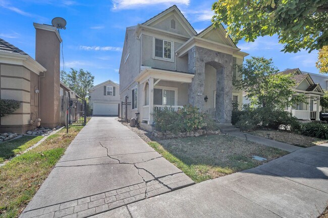 Building Photo - 5252 Trophy Dr
